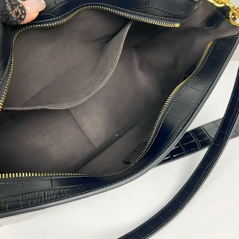 Affordable In Leather O'Lock Zip Fendi Shoulder Bag Crocodile Black 0630